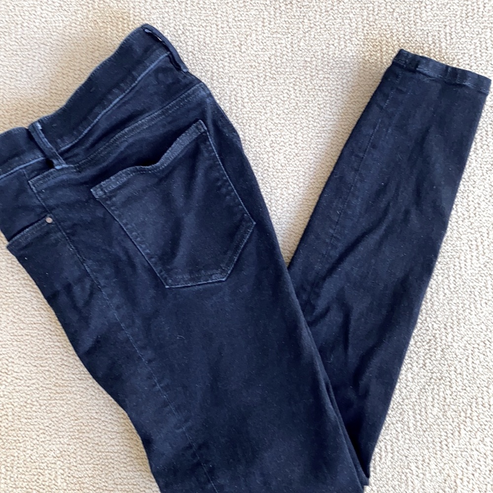 Ann Taylor “The Skinny” cropped skinny dark wash jeans Size 4 EUC